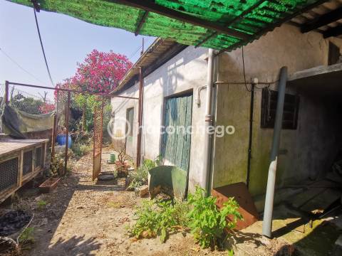 Moradia para restauro em Nine Famalicão