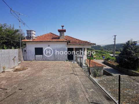 Moradia para restauro em Nine Famalicão