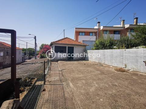 Moradia para restauro em Nine Famalicão