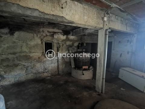 Moradia para restauro em Nine Famalicão