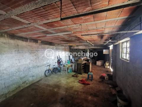 Moradia para restauro em Nine Famalicão