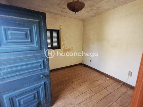 Moradia para restauro em Nine Famalicão