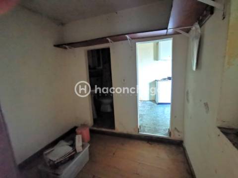 Moradia para restauro em Nine Famalicão