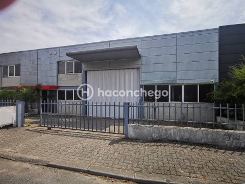 Armazém para arrendar São Veríssimo Barcelos