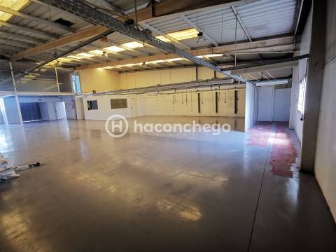 Armazém para arrendar São Veríssimo Barcelos