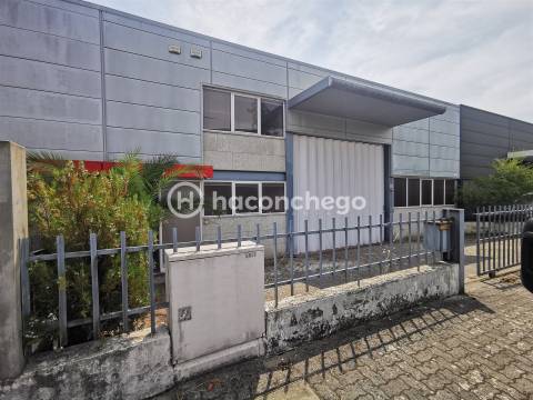 Armazém para arrendar São Veríssimo Barcelos