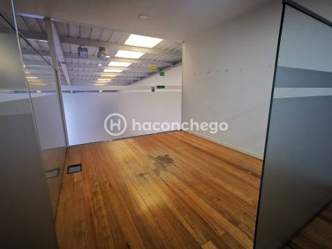 Armazém para arrendar São Veríssimo Barcelos