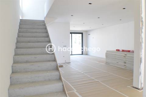 Moradia T3+1 individual nova Vila Boa Barcelos