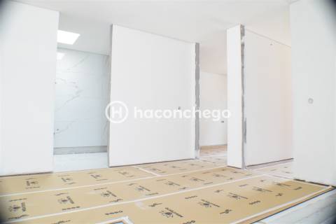 Moradia T3+1 individual nova Vila Boa Barcelos