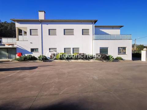 Restaurante para arrendar em Silveiros Barcelos com todo equipamento novo e pronto a funcionar