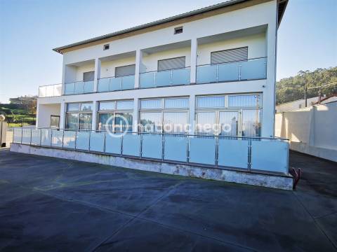 Restaurante para arrendar em Silveiros Barcelos com todo equipamento novo e pronto a funcionar