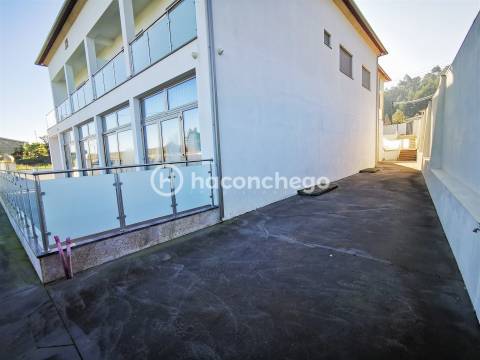 Restaurante para arrendar em Silveiros Barcelos com todo equipamento novo e pronto a funcionar