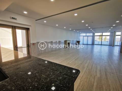 Restaurante para arrendar em Silveiros Barcelos com todo equipamento novo e pronto a funcionar