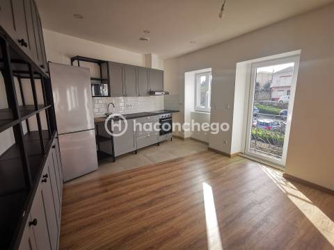 Apartamento T2 para arrendar em Barcelinhos, Barcelos
