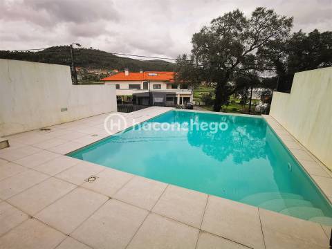 Moradia com piscina Abade Neiva Barcelos