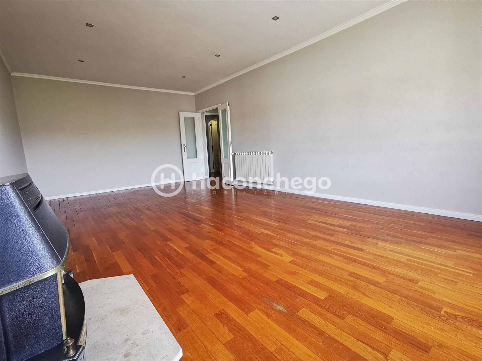 Apartamento T3 com garagem em Arcozelo Barcelos