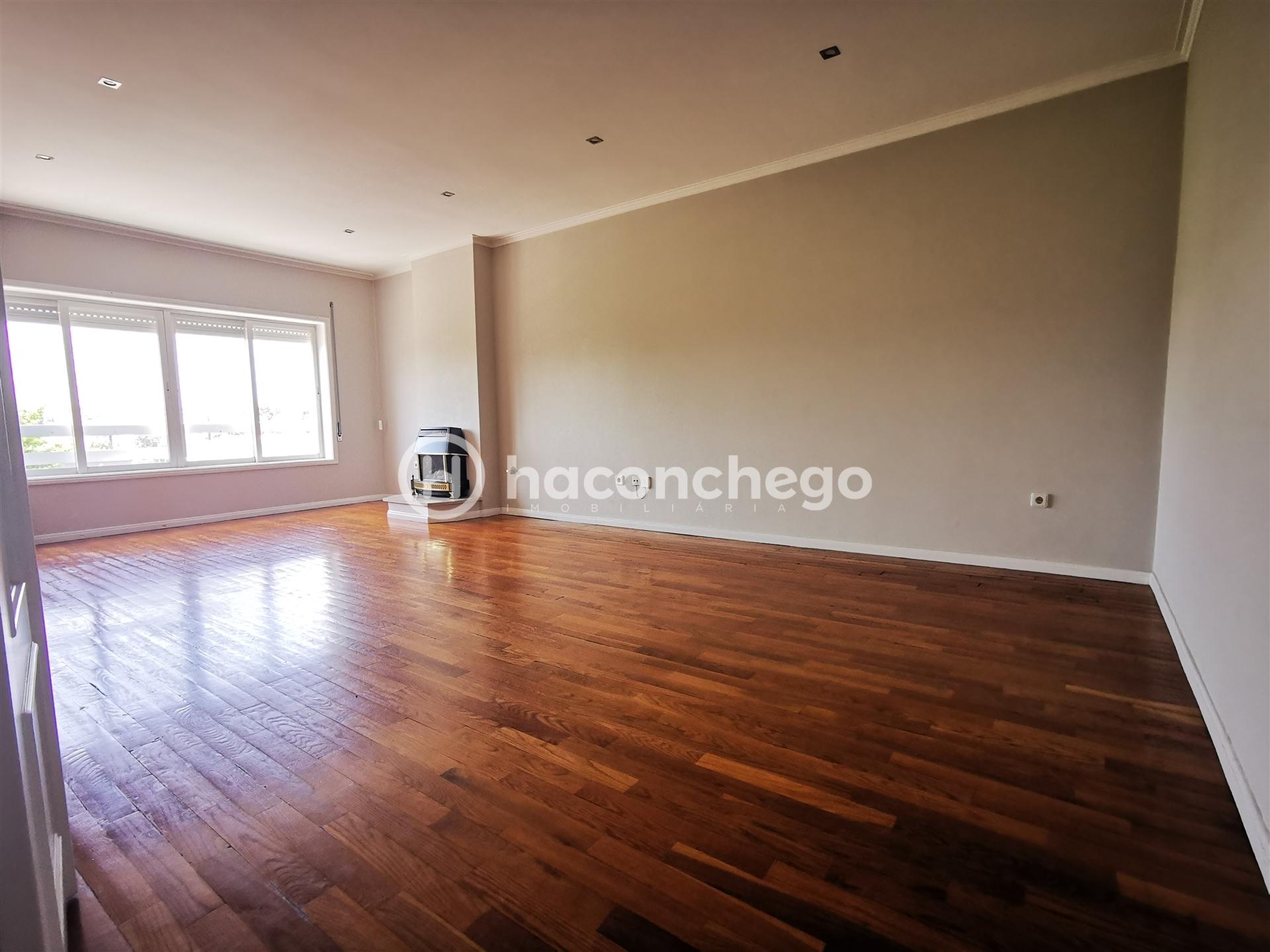 Apartamento T3 com garagem em Arcozelo Barcelos