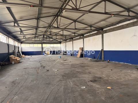 Pavilhão para arrendar em Manhente Barcelos