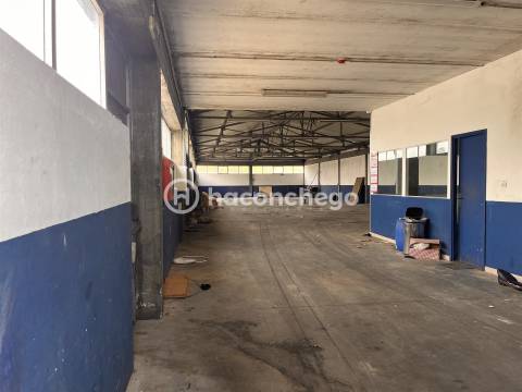 Pavilhão para arrendar em Manhente Barcelos