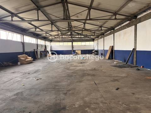 Pavilhão para arrendar em Manhente Barcelos