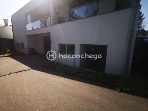 Armazém  Venda em Rio Covo (Santa Eugénia),Barcelos