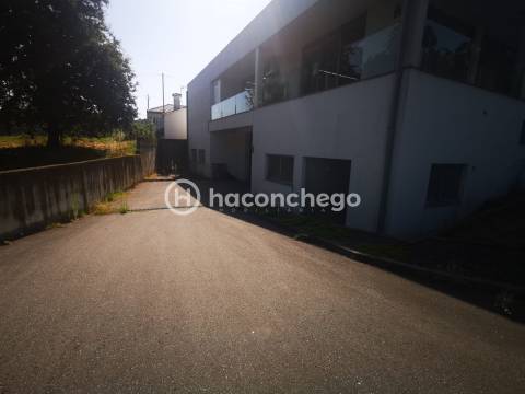 Armazém  Venda em Rio Covo (Santa Eugénia),Barcelos