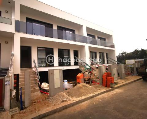 Apartamento T4 duplex com lugar de garagem e equipado Arcozelo Barcelos