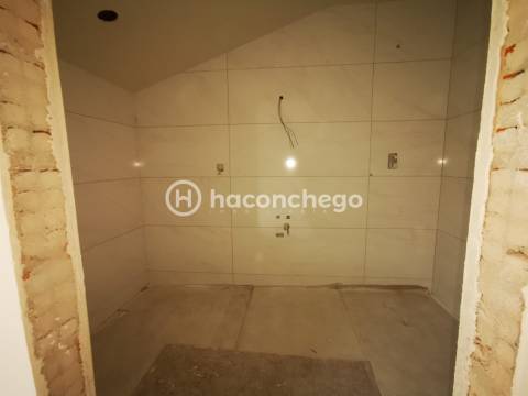 Apartamento T4 duplex com lugar de garagem e equipado Arcozelo Barcelos