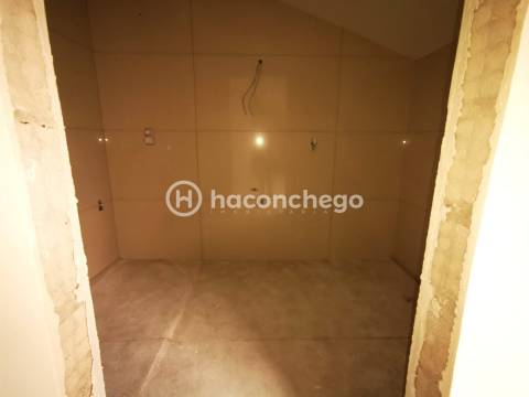 Apartamento T4 duplex com lugar de garagem e equipado Arcozelo Barcelos