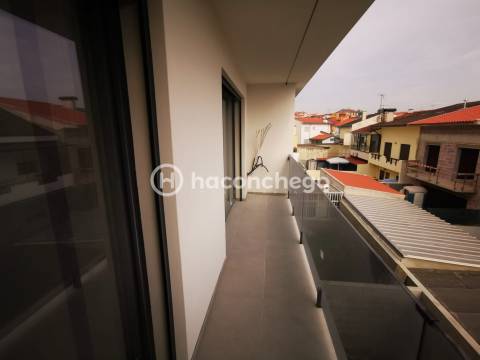 Apartamento T4 duplex com lugar de garagem e equipado Arcozelo Barcelos
