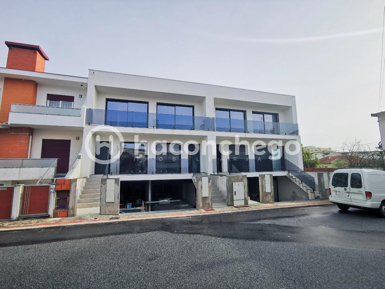 Apartamento T4 duplex com garagem e equipado Arcozelo Barcelos