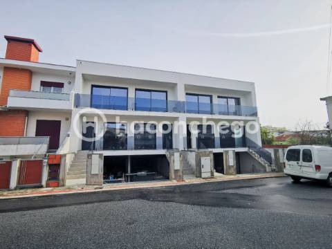 Apartamento T4 duplex com garagem e equipado Arcozelo Barcelos