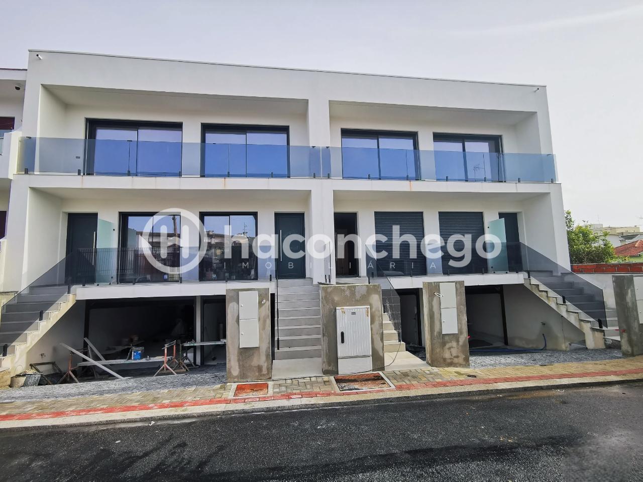 Apartamento T4 duplex com garagem e equipado Arcozelo Barcelos