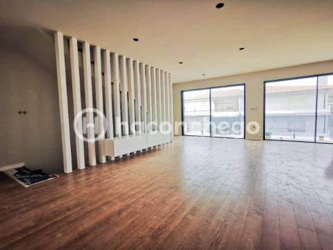 Apartamento T4 duplex com garagem e equipado Arcozelo Barcelos