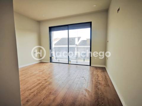 Apartamento T4 duplex com garagem e equipado Arcozelo Barcelos