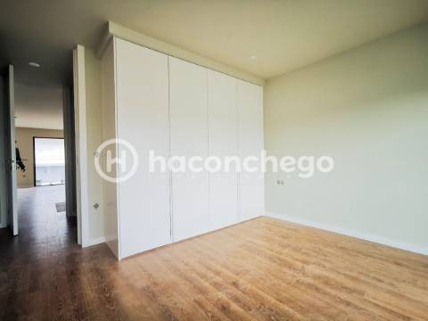 Apartamento T4 duplex com garagem e equipado Arcozelo Barcelos