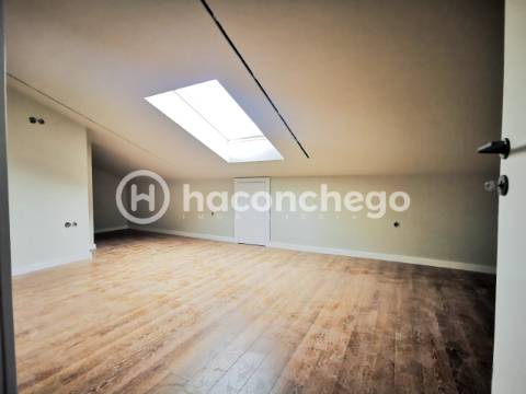 Apartamento T4 duplex com garagem e equipado Arcozelo Barcelos