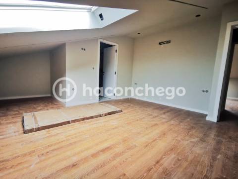 Apartamento T4 duplex com garagem e equipado Arcozelo Barcelos