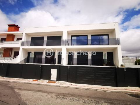 Andar moradia T4 duplex com garagem e equipado Arcozelo Barcelos