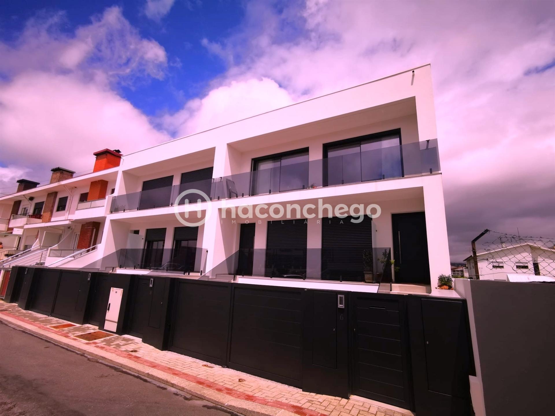 Andar moradia T4 duplex com garagem e equipado Arcozelo Barcelos