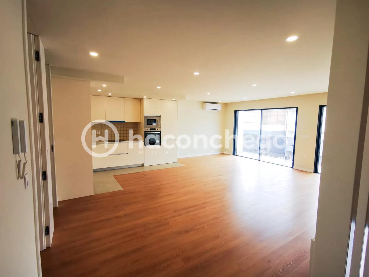 Andar moradia T4 duplex com garagem e equipado Arcozelo Barcelos