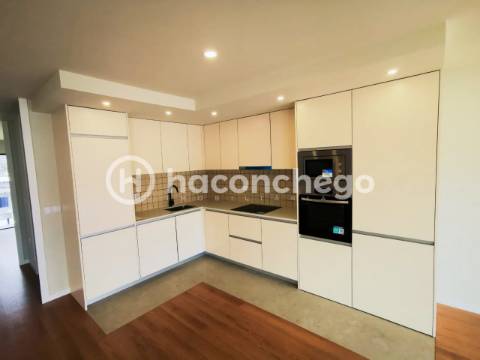 Andar moradia T4 duplex com garagem e equipado Arcozelo Barcelos