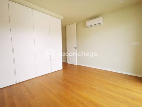 Andar moradia T4 duplex com garagem e equipado Arcozelo Barcelos