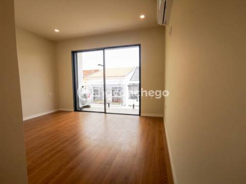 Andar moradia T4 duplex com garagem e equipado Arcozelo Barcelos