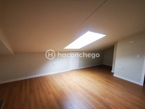 Andar moradia T4 duplex com garagem e equipado Arcozelo Barcelos