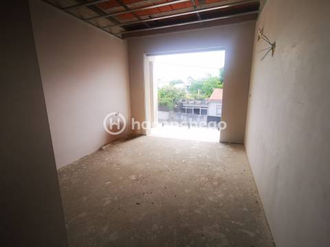 Apartamento T2 com garagem e equipado Galegos Barcelos
