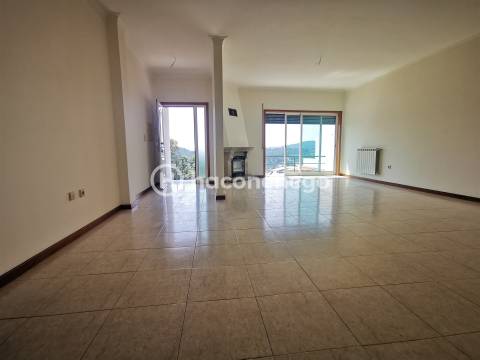 Moradia em banda T4 em Abade de Neiva, Barcelos