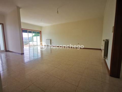 Moradia em banda T4 em Abade de Neiva, Barcelos