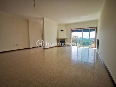 Moradia em banda T4 em Abade de Neiva, Barcelos