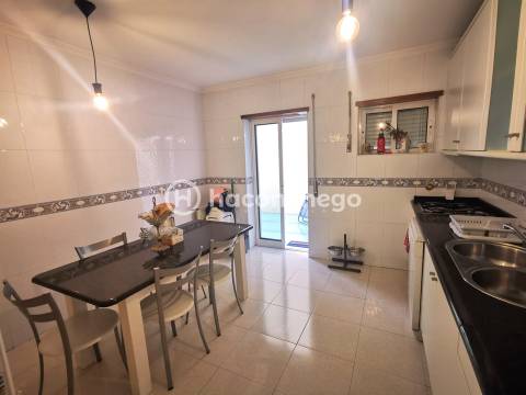 Apartamento T3 com garagem em Lijó, Barcelos